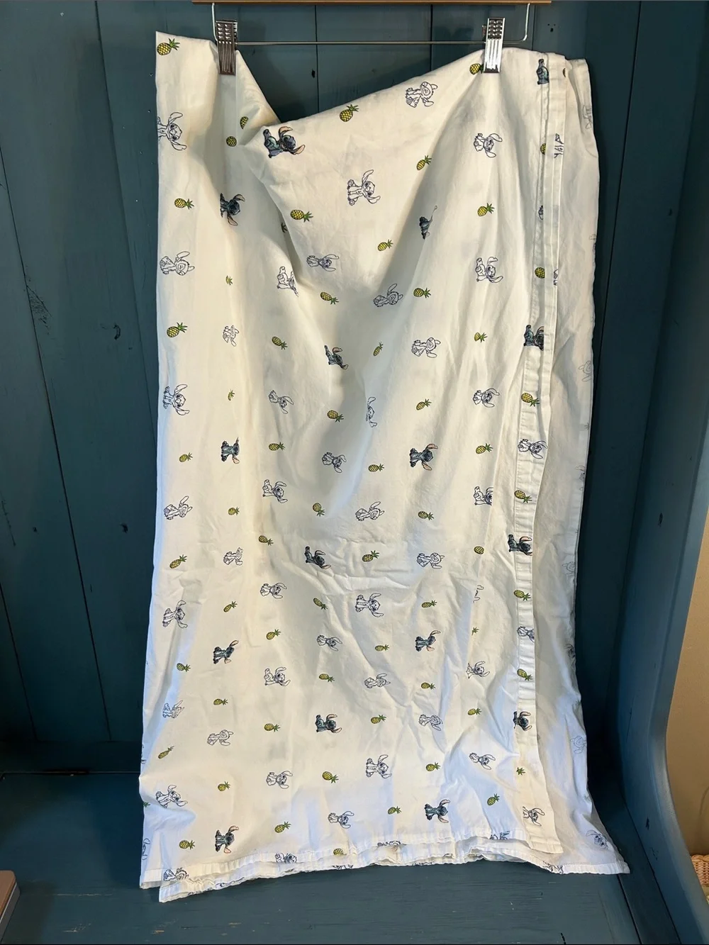 Disney White Sheet with Navy Stitch and Green Pineapple Motif | Full Flat Sheet